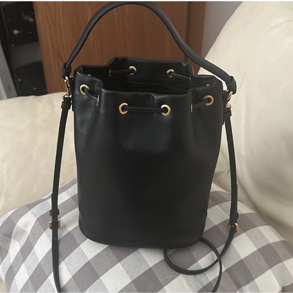 Prada Black Leather Bucket Bag 💕👜🥰 - Picture 2 of 8